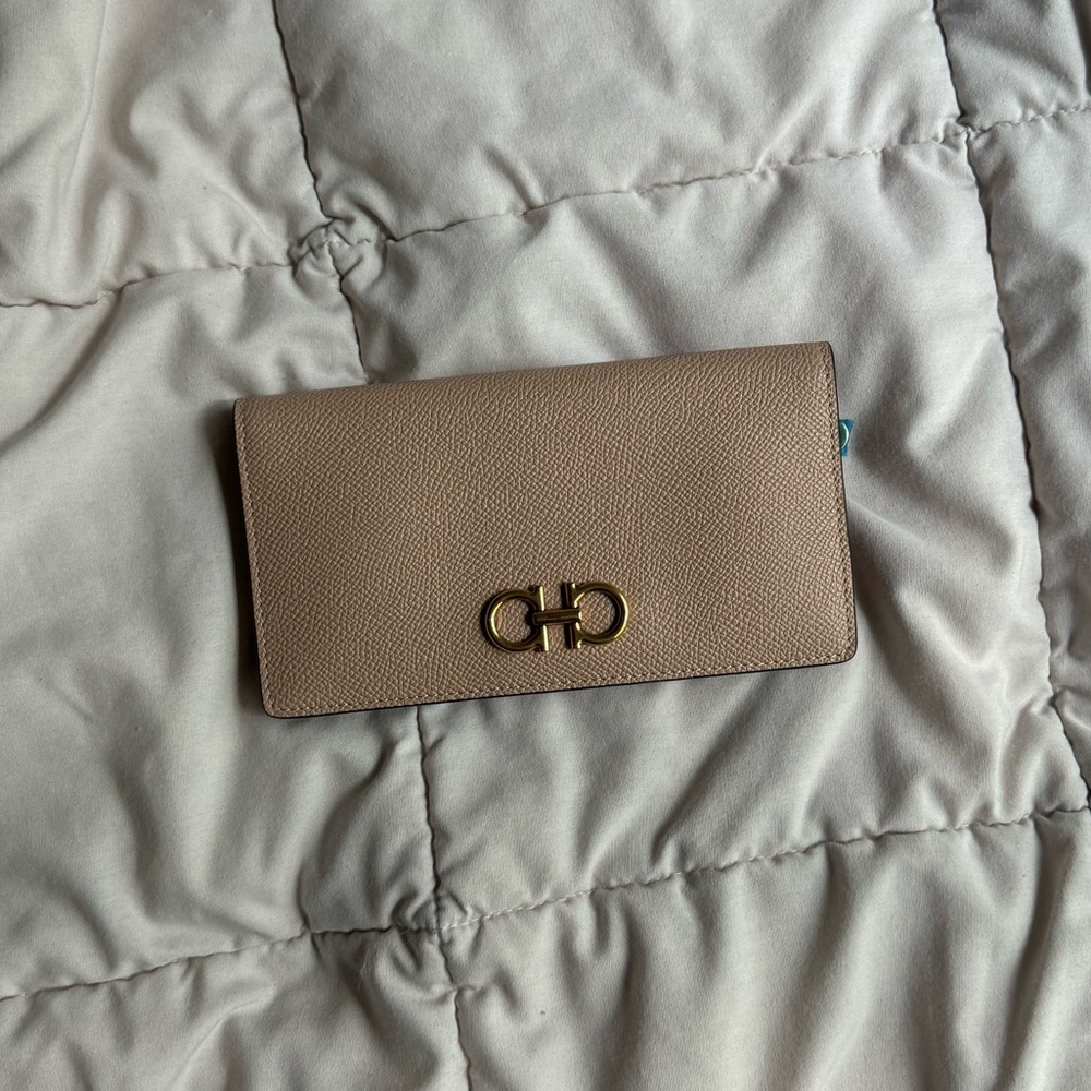 Ferragamo gancini continental wallet